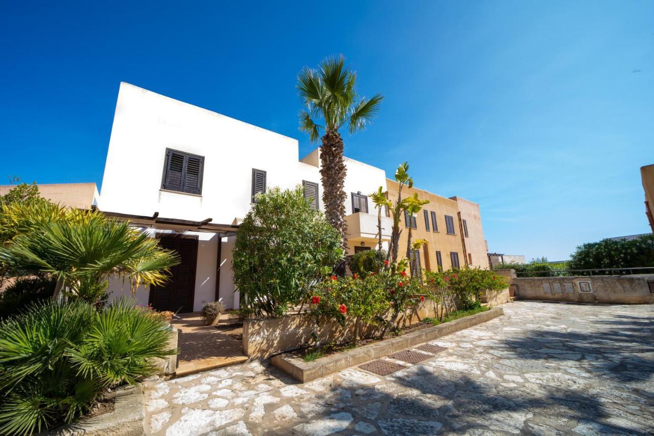 Elimi Favignana Apartments - Residence In Citta ภายนอก รูปภาพ